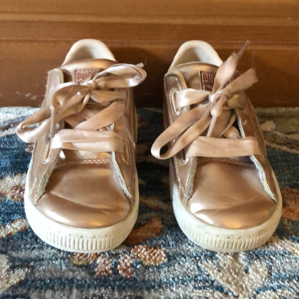 Puma infant size 10 fancy sneakers